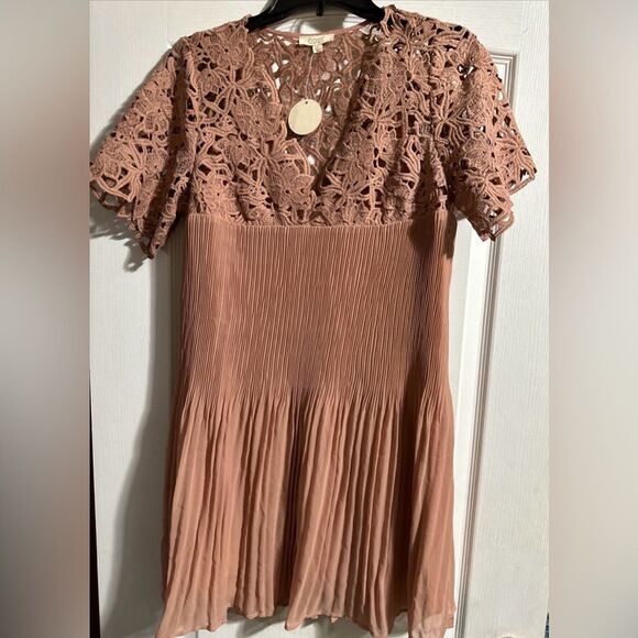 ODDY Dresses & Skirts - Oddy Dress 100% Polyester Short Bell Sleeve Mauve